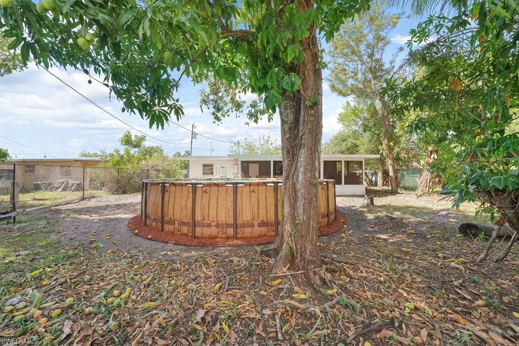 912 Hibiscus LN-29