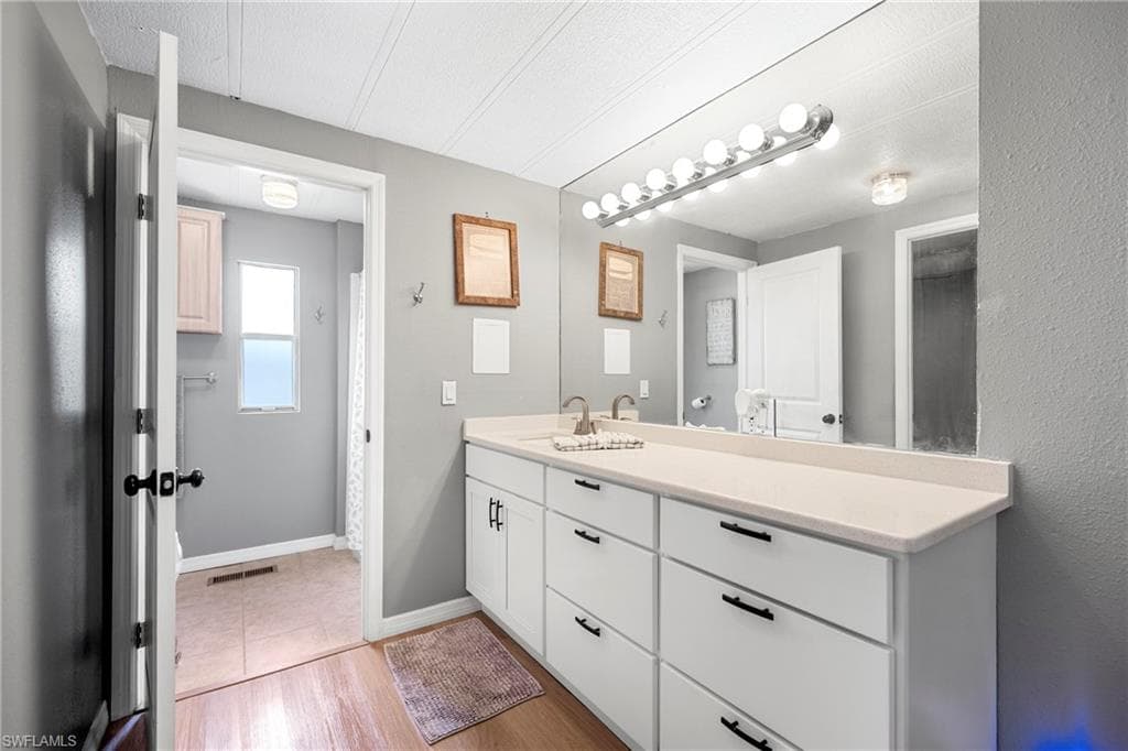 138 Lexington AVE-17