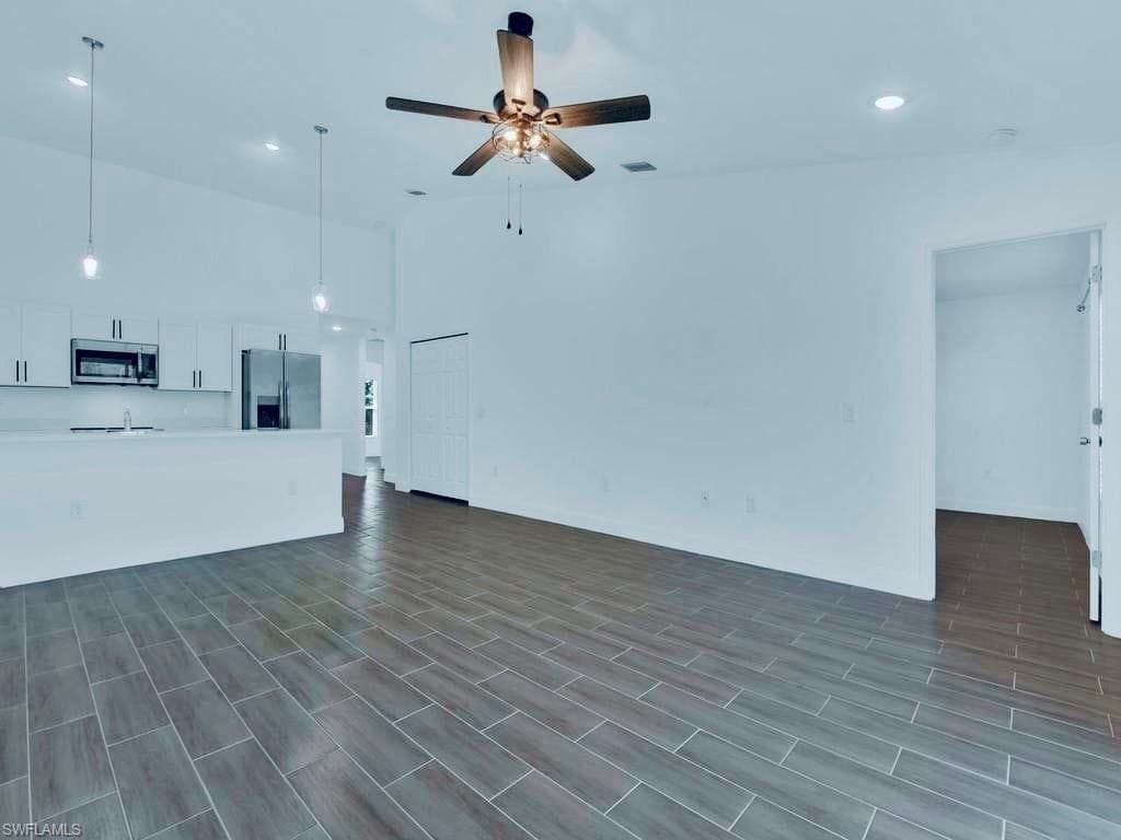 849 Bedford DR-12