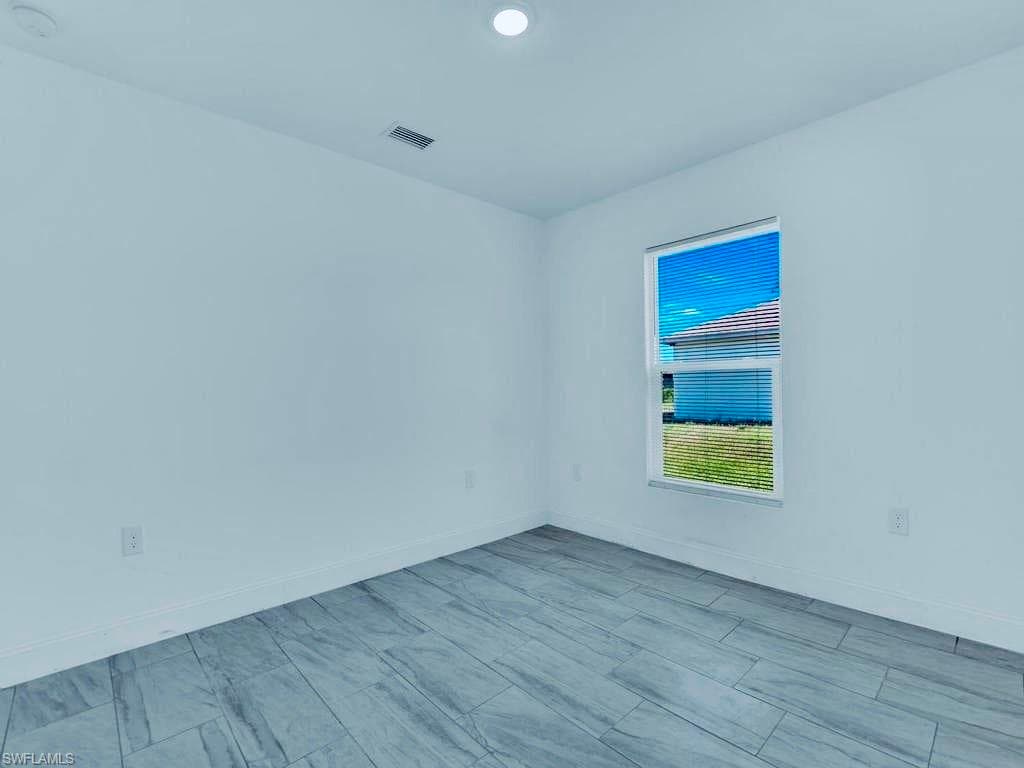849 Bedford DR-28