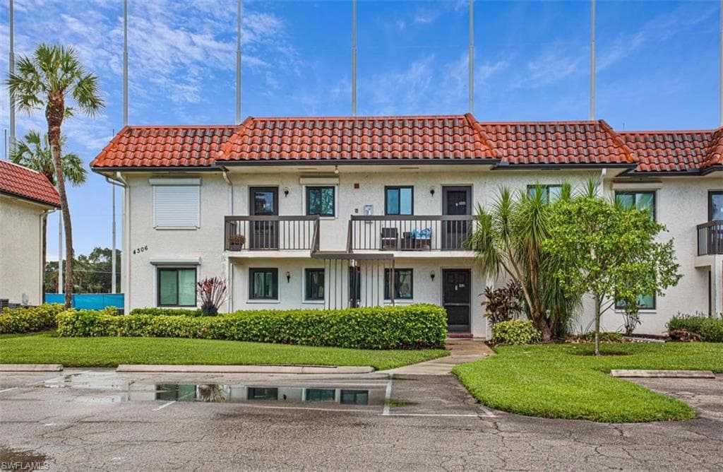 4306 27th CT SW 102-8