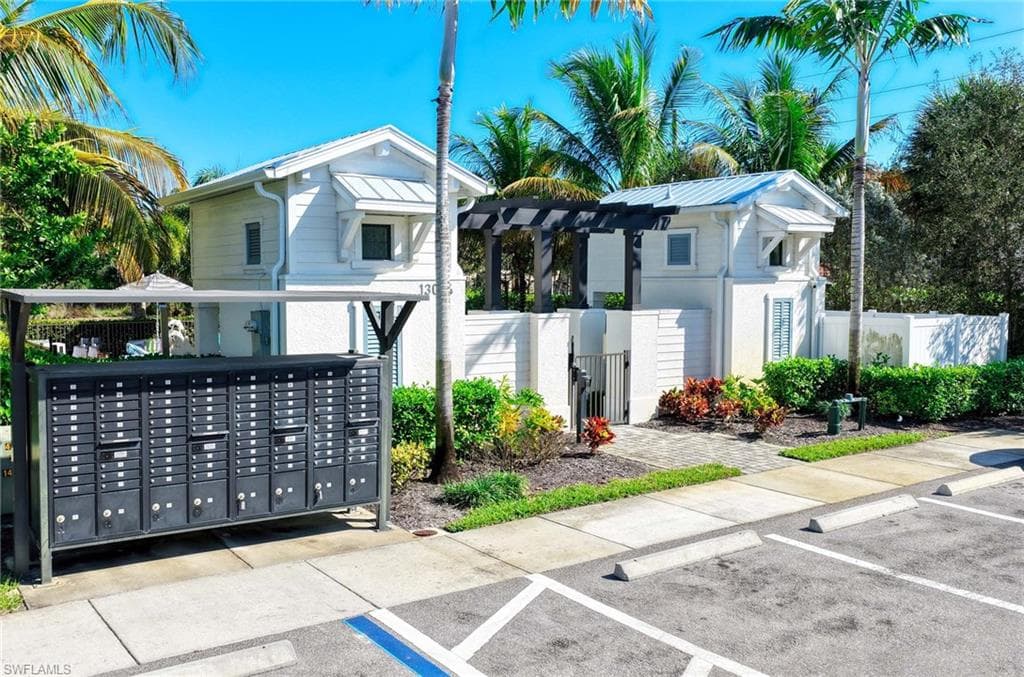 13045 Pembroke DR-31