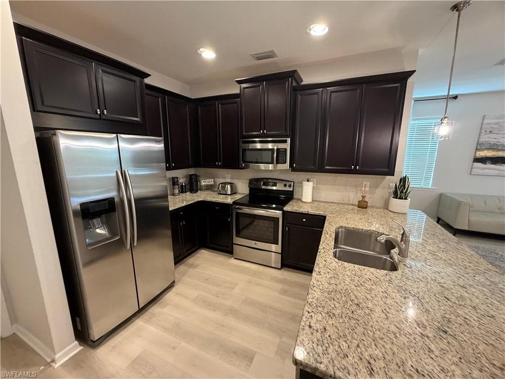 10842 Alvara WAY-18