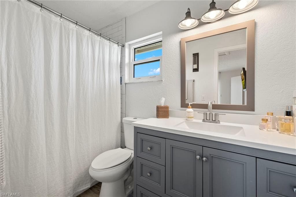 2222 SE McClelland DR-25