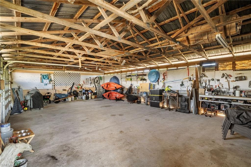 2222 SE McClelland DR-38