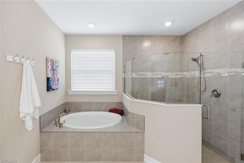 18699 Ensenada DR-16