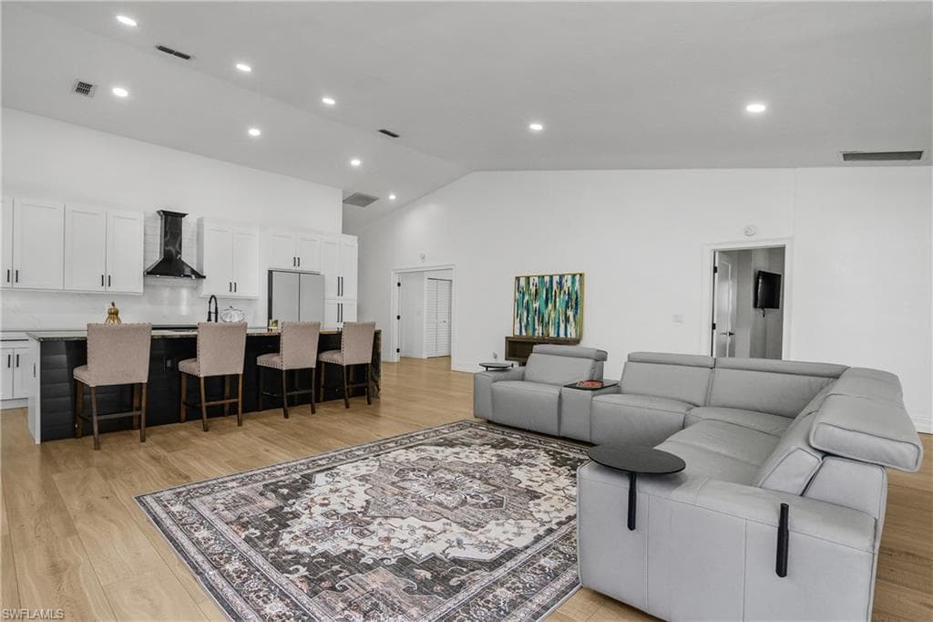 401 Countryside DR-4