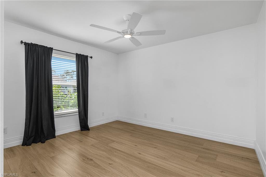 401 Countryside DR-33