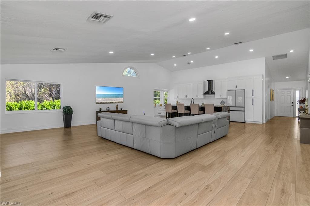 401 Countryside DR-17