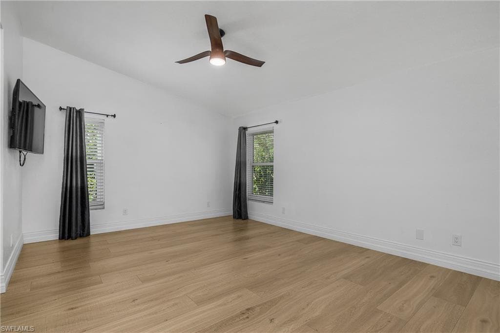 401 Countryside DR-20