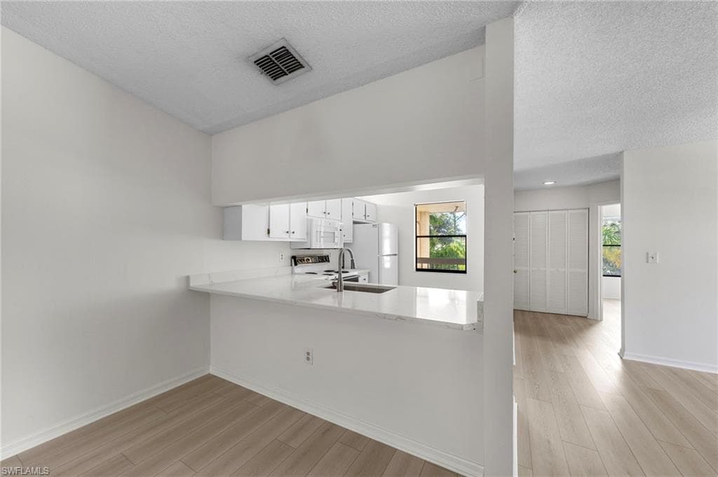 9265 Lake Park DR 201-7