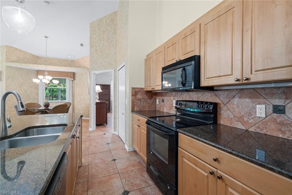 20024 Lake Vista CIR-30