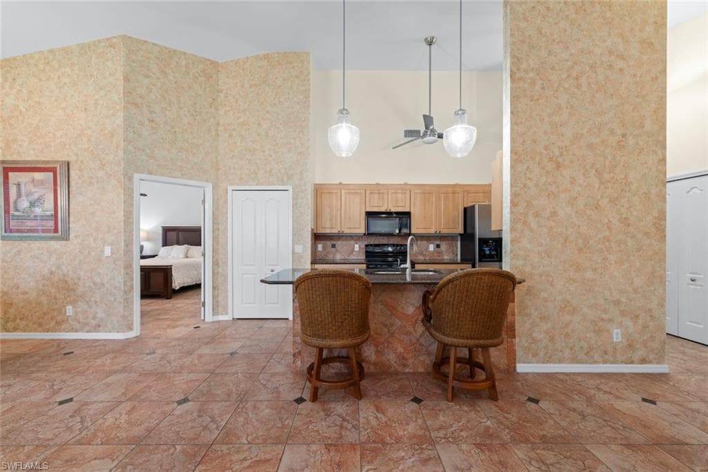 20024 Lake Vista CIR-32