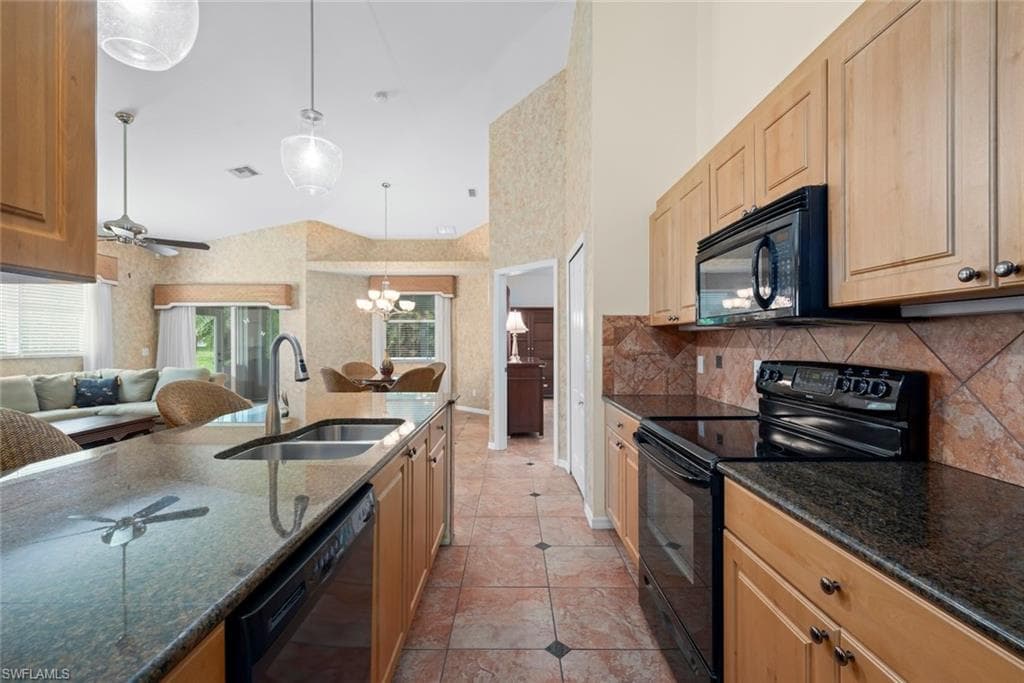 20024 Lake Vista CIR-31