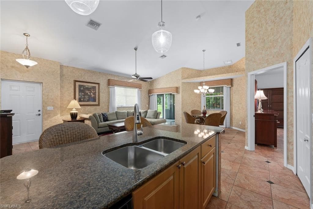 20024 Lake Vista CIR-24