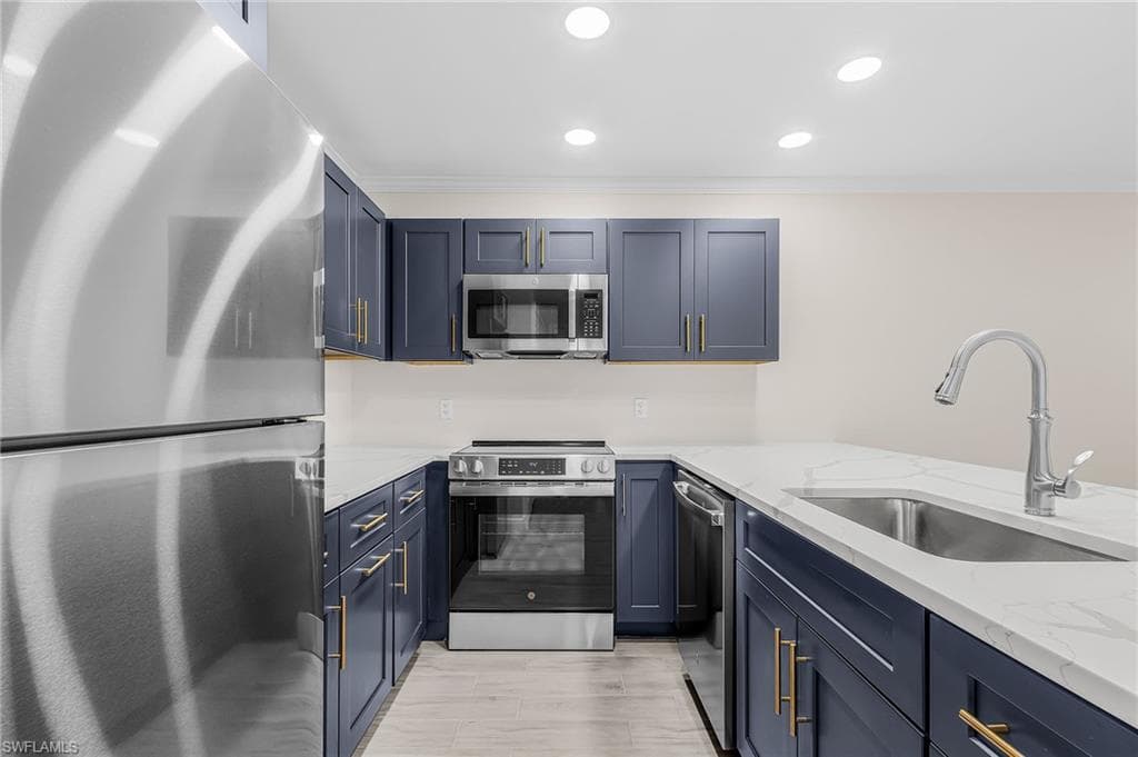 629 Nerita ST A-10