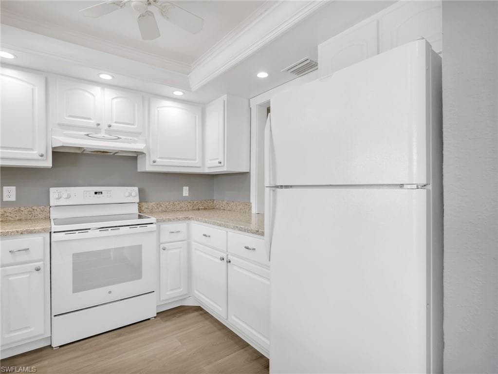 300 Valley Stream DR 8A-18