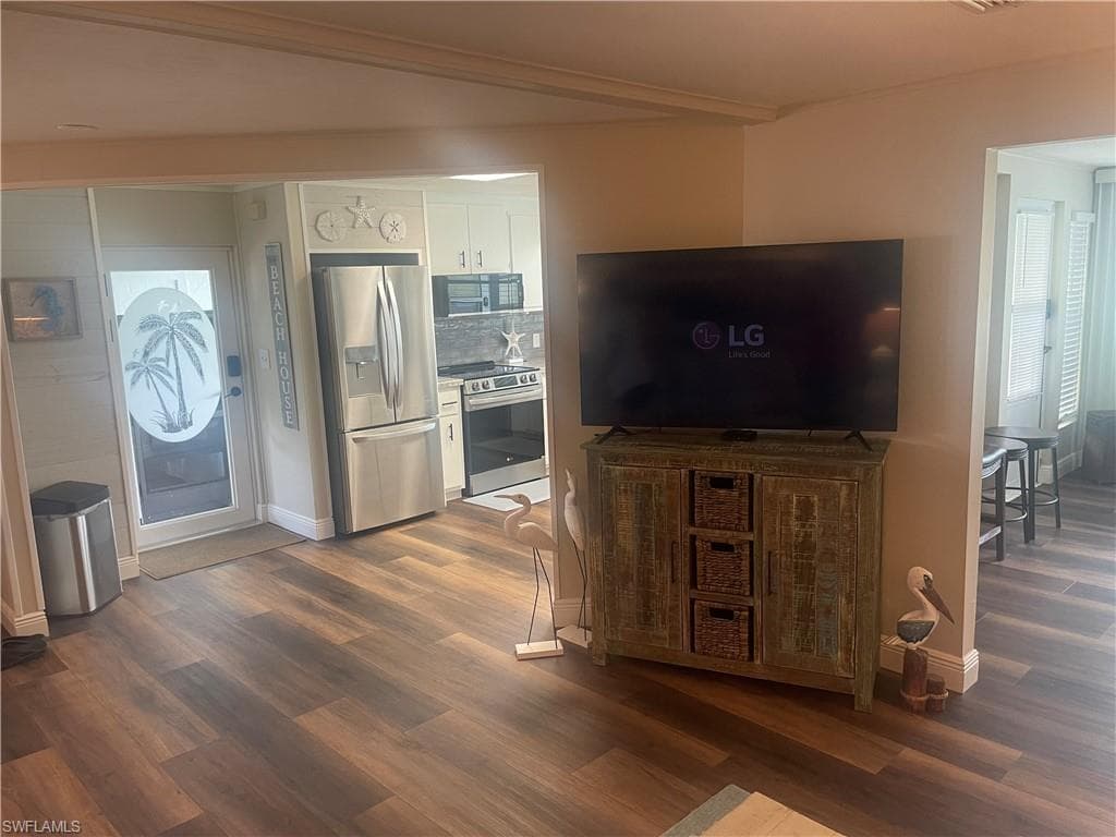 335 Nicklaus BLVD-9