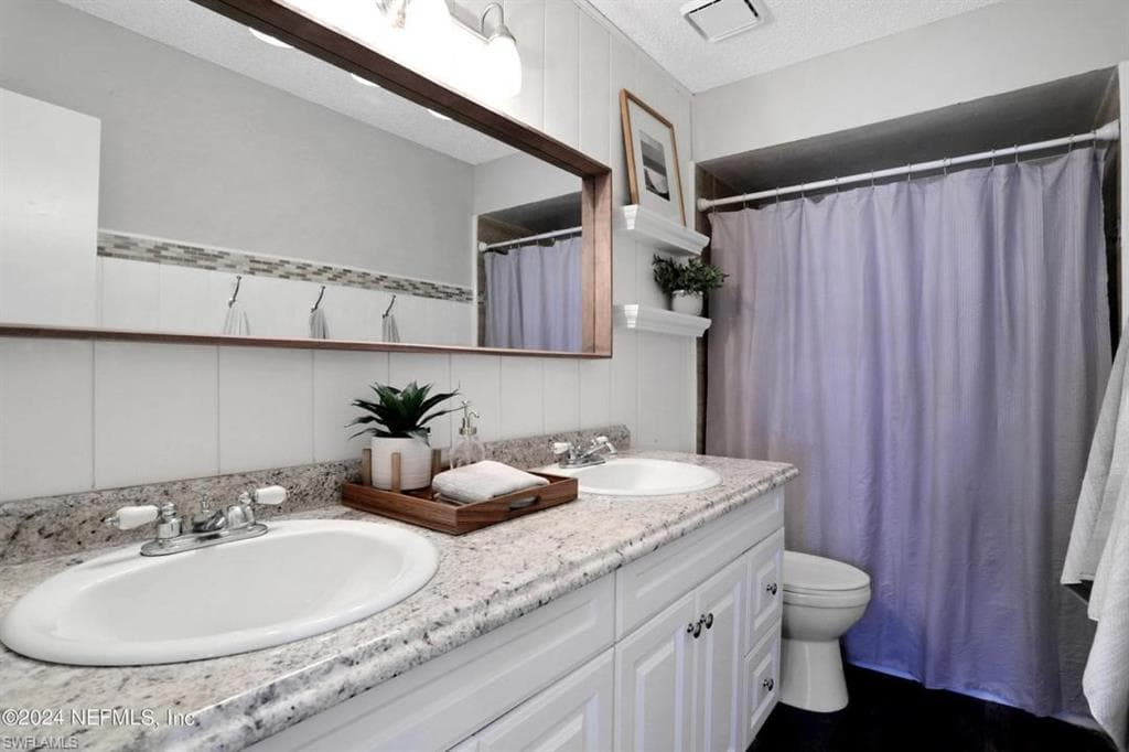 2743 Moorsfield LN-4