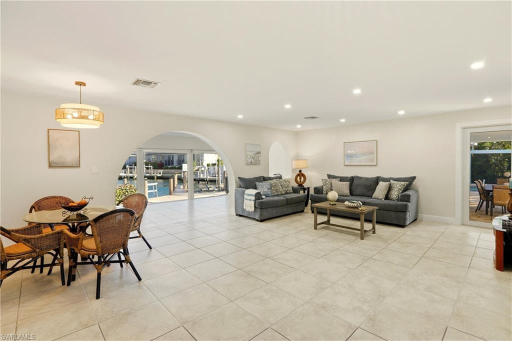 339 Landmark ST-6