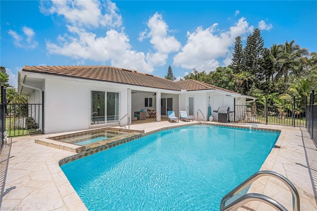 27164 Edenbridge Ct, Bonita Springs, FL 34135-8