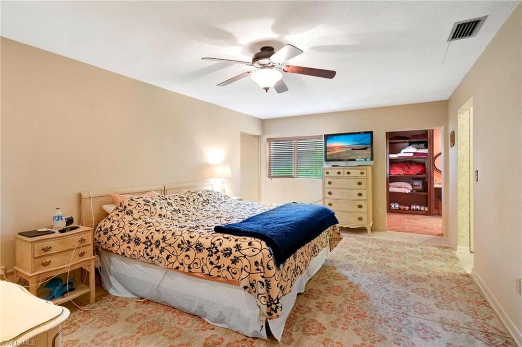 5541 Winkler Rd, Fort Myers, FL 33919-20