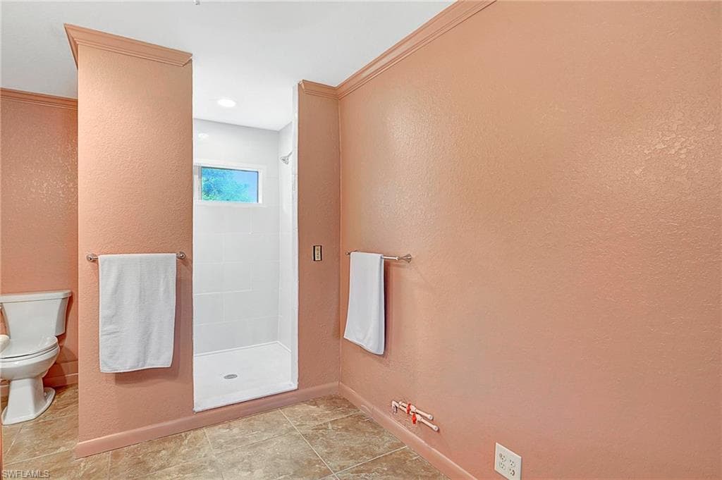 5541 Winkler Rd, Fort Myers, FL 33919-22