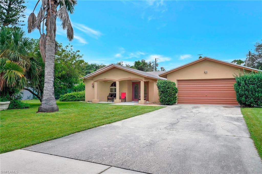 5541 Winkler Rd, Fort Myers, FL 33919-2