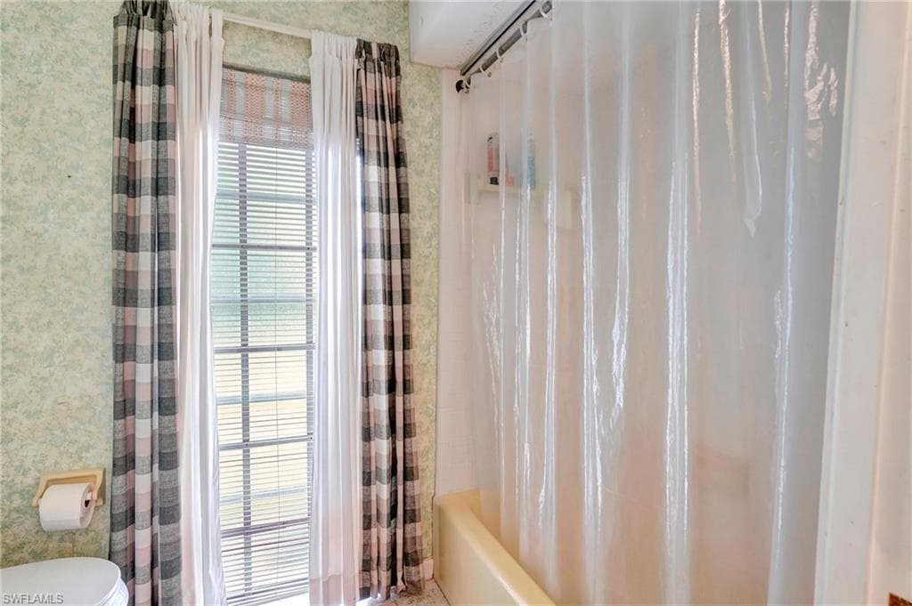5541 Winkler Rd, Fort Myers, FL 33919-31