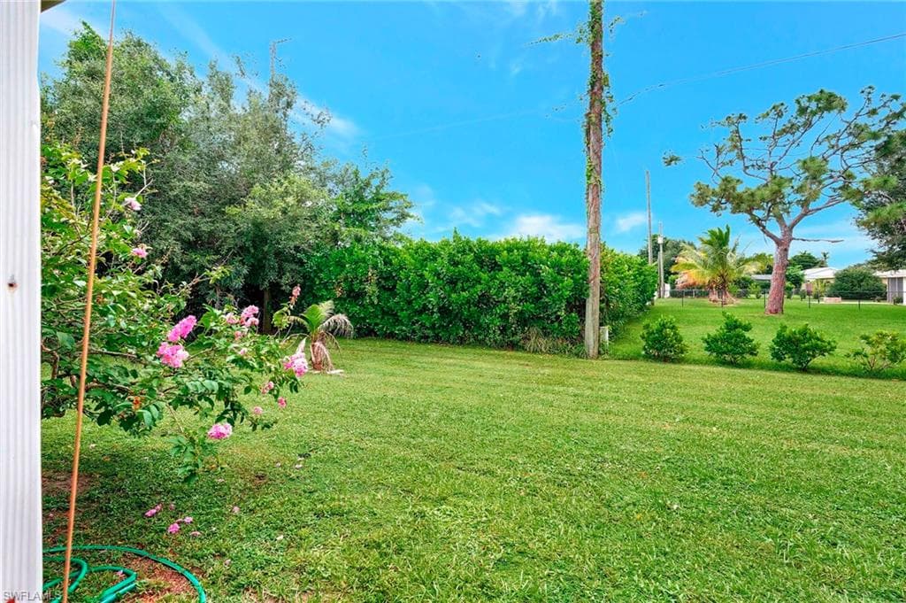 5541 Winkler Rd, Fort Myers, FL 33919-36