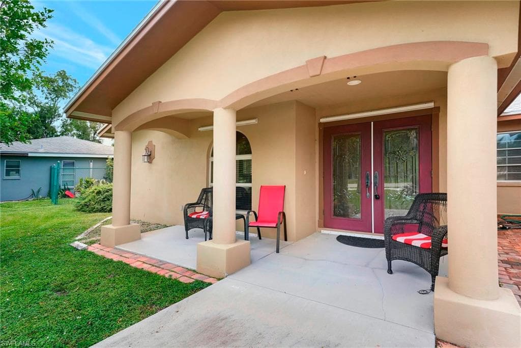 5541 Winkler Rd, Fort Myers, FL 33919-3