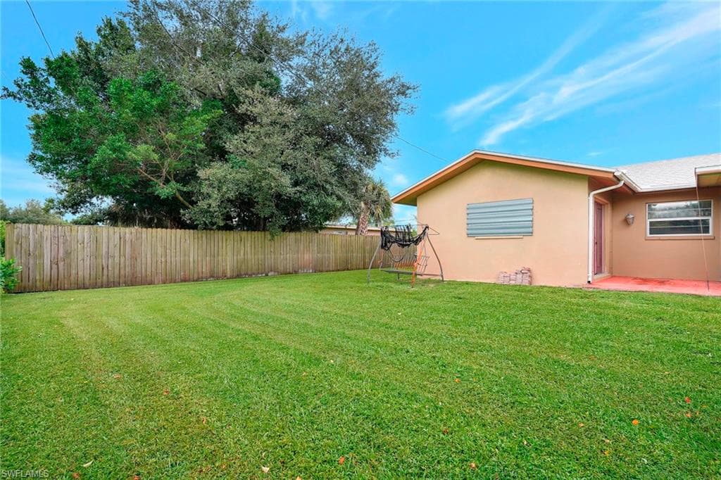 5541 Winkler Rd, Fort Myers, FL 33919-39