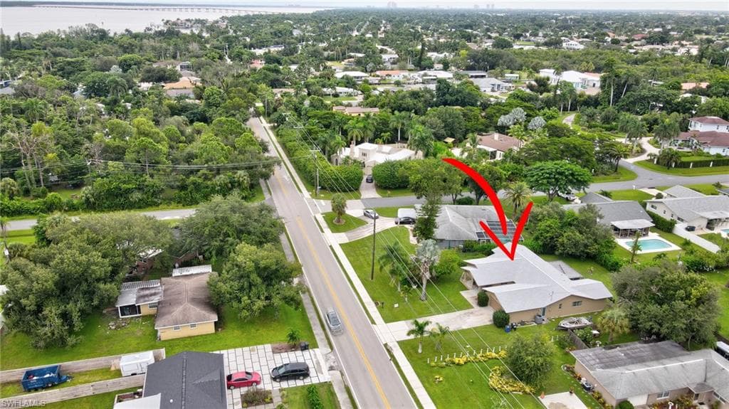 5541 Winkler Rd, Fort Myers, FL 33919-43