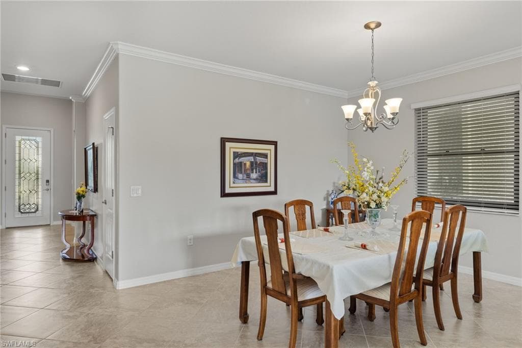 1600 Vizcaya Ln, Naples, FL 34113-10