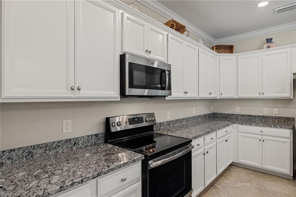 1600 Vizcaya Ln, Naples, FL 34113-12