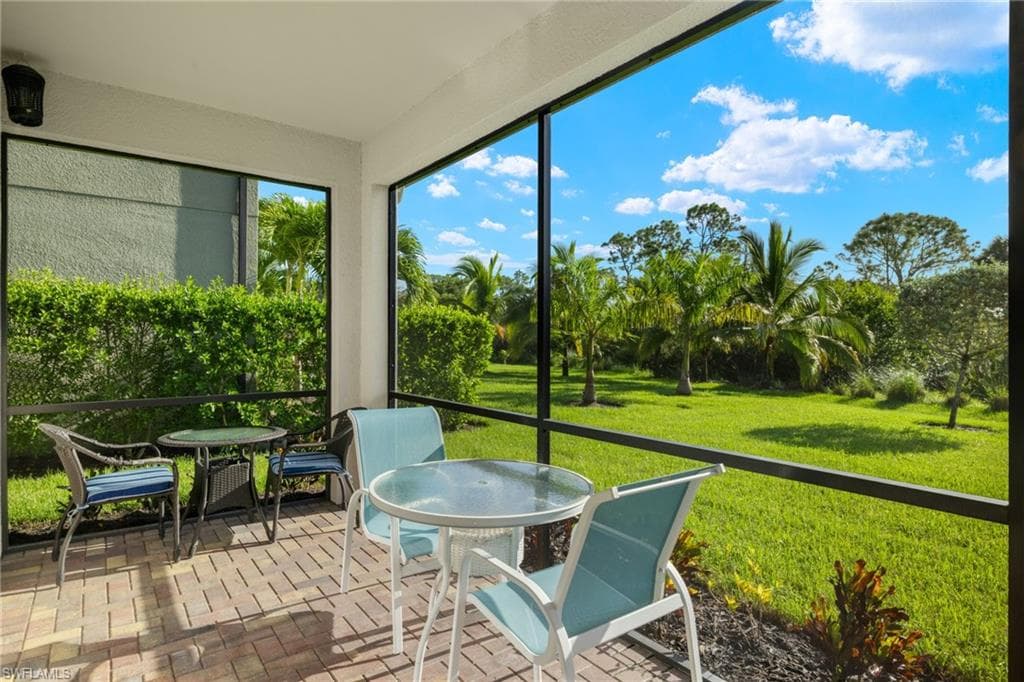 1600 Vizcaya Ln, Naples, FL 34113-25