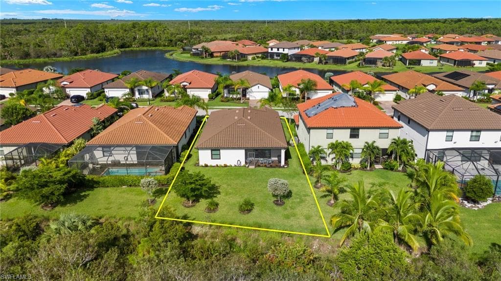 1600 Vizcaya Ln, Naples, FL 34113-32