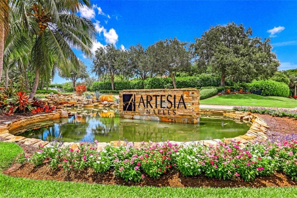 1600 Vizcaya Ln, Naples, FL 34113-35