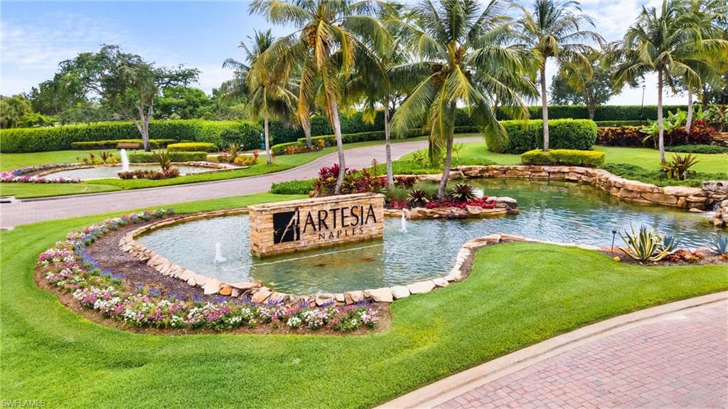 1600 Vizcaya Ln, Naples, FL 34113-36