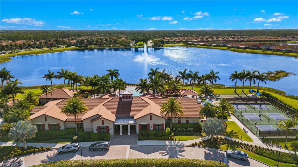 1600 Vizcaya Ln, Naples, FL 34113-37