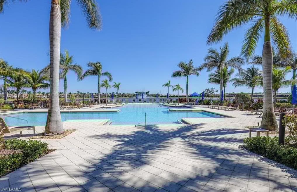 1600 Vizcaya Ln, Naples, FL 34113-48