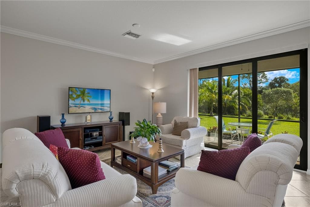 1600 Vizcaya Ln, Naples, FL 34113-5