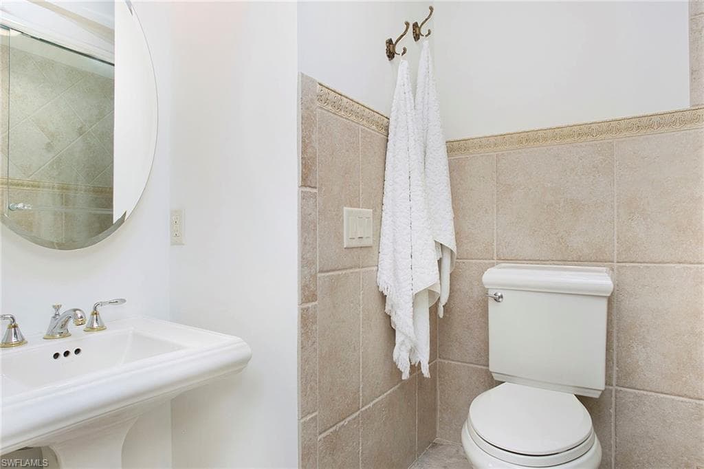 800 River Point Dr 319, Naples, FL 34102-31
