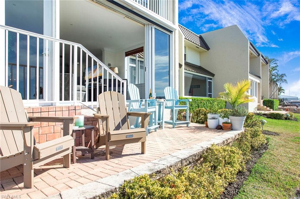 800 River Point Dr 319, Naples, FL 34102-37