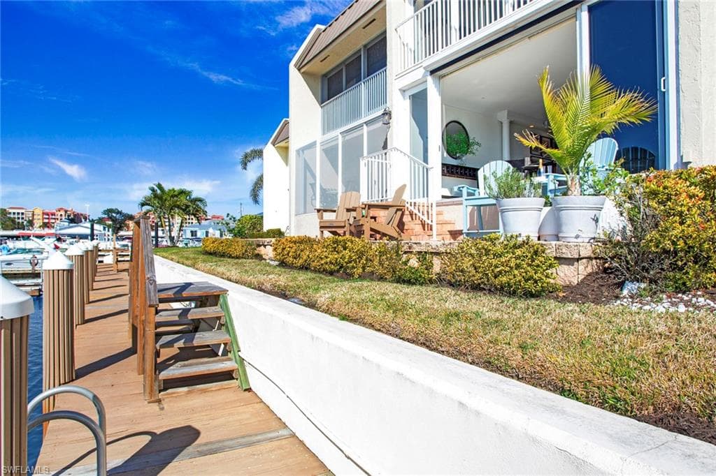 800 River Point Dr 319, Naples, FL 34102-39