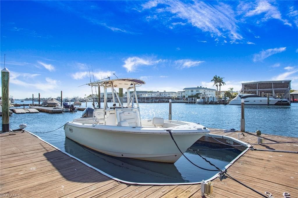 800 River Point Dr 319, Naples, FL 34102-44
