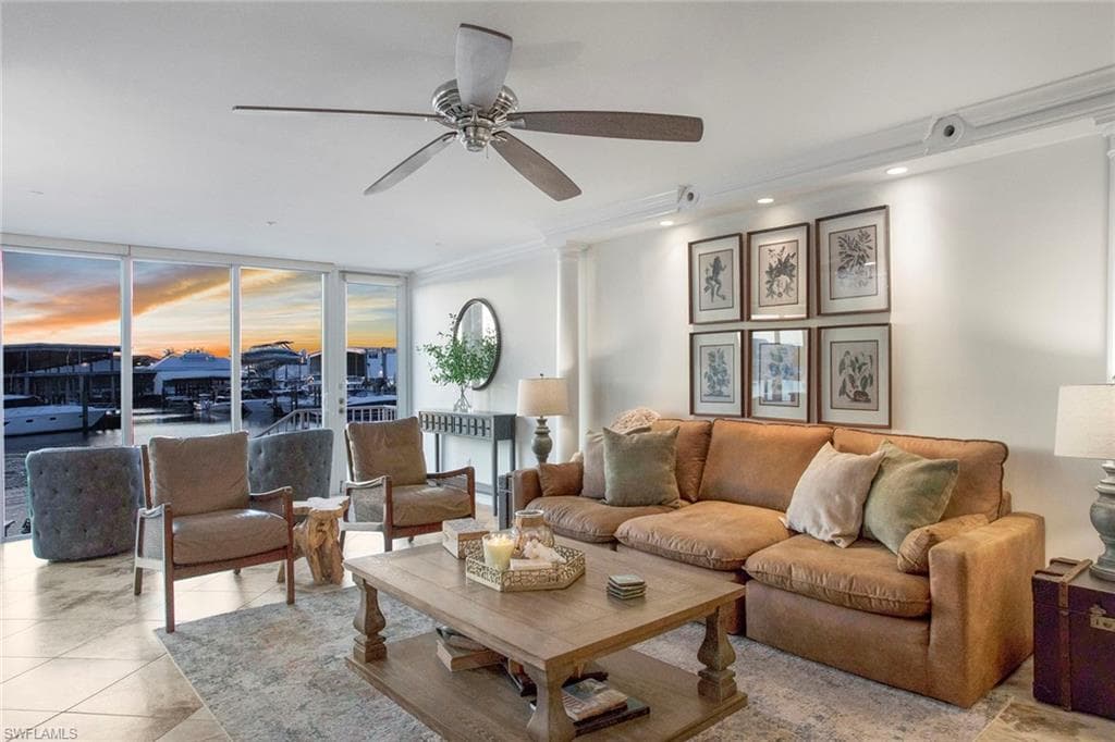 800 River Point Dr 319, Naples, FL 34102-4
