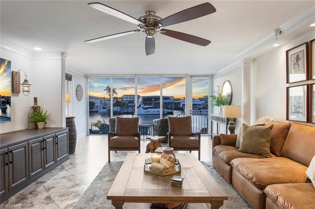 800 River Point Dr 319, Naples, FL 34102-5