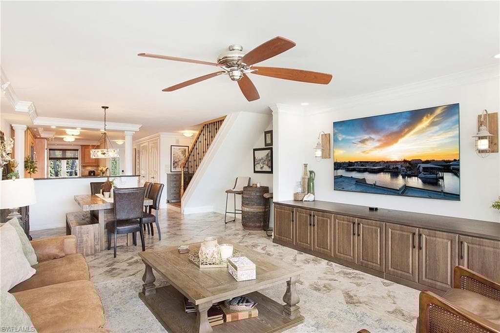 800 River Point Dr 319, Naples, FL 34102-8