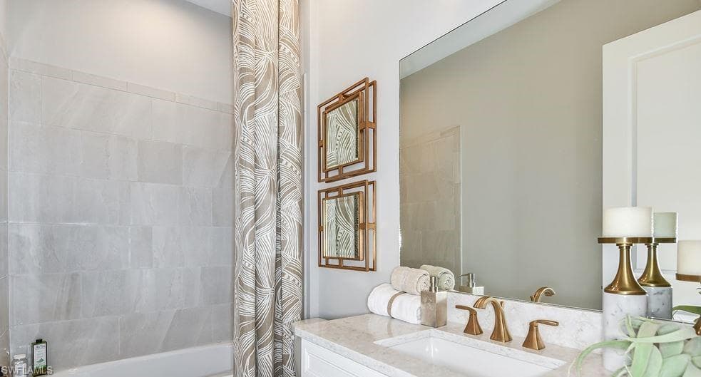 15315 Lucerna St 201, Naples, FL 34114-20